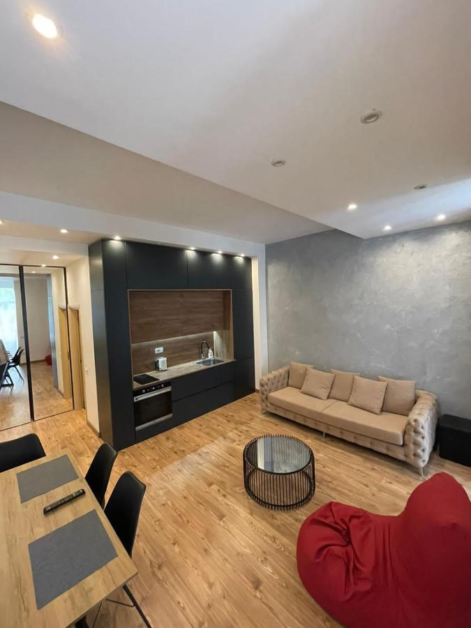 City Center Apartament, Pazari Ri ティラナ エクステリア 写真