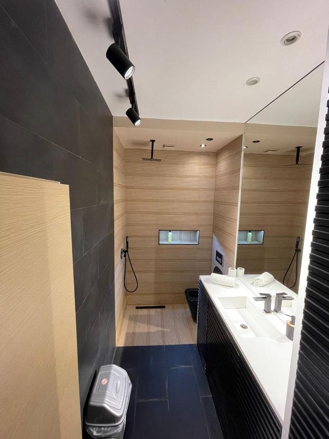 City Center Apartament, Pazari Ri ティラナ エクステリア 写真