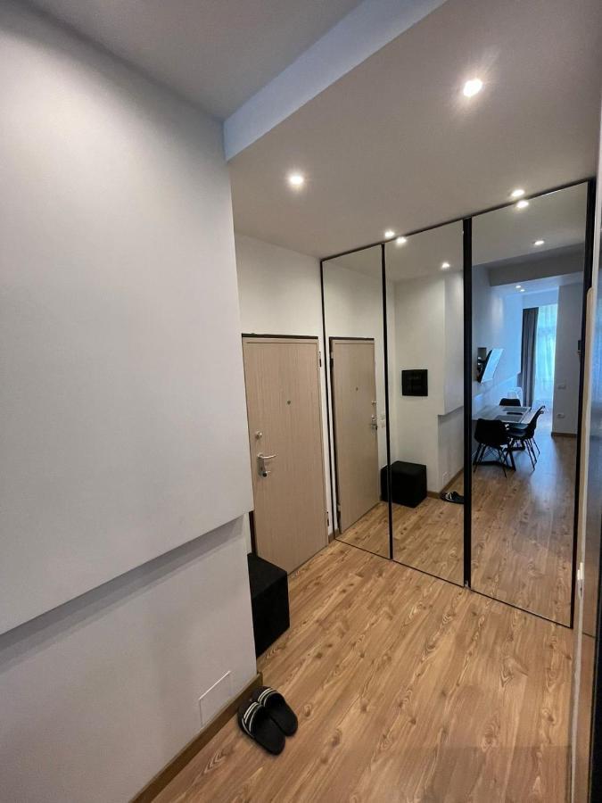 City Center Apartament, Pazari Ri ティラナ エクステリア 写真